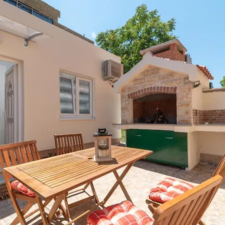 Small Private House With A Terrace In * Trogir