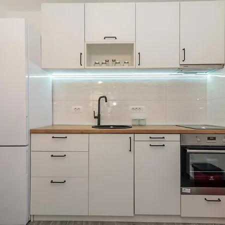 Small Private House With A Terrace In Apartment *